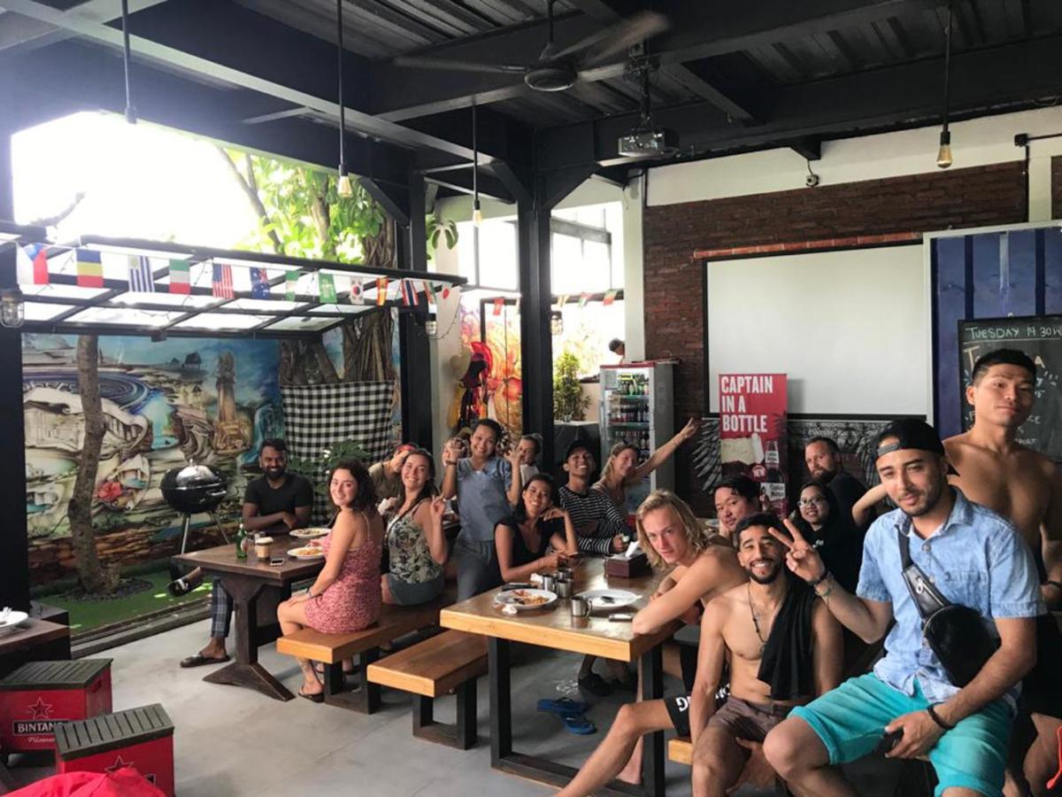 D'Gobers Hostel Seminyak By Gumilang Hospitality Экстерьер фото